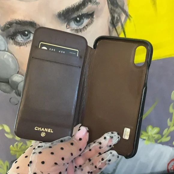 🔥 SOLD🔥 Chanel Caviar Leather Phone Case fits most iPhone XS and XR - Picture 2 of 7